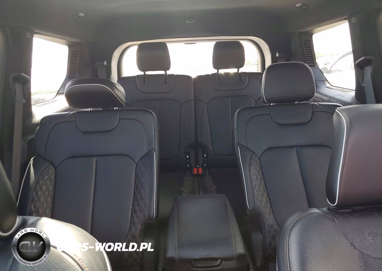 2025 Jeep Grand Cherokee L Summit VIN:1C4RJKEG8S8769310 - 10