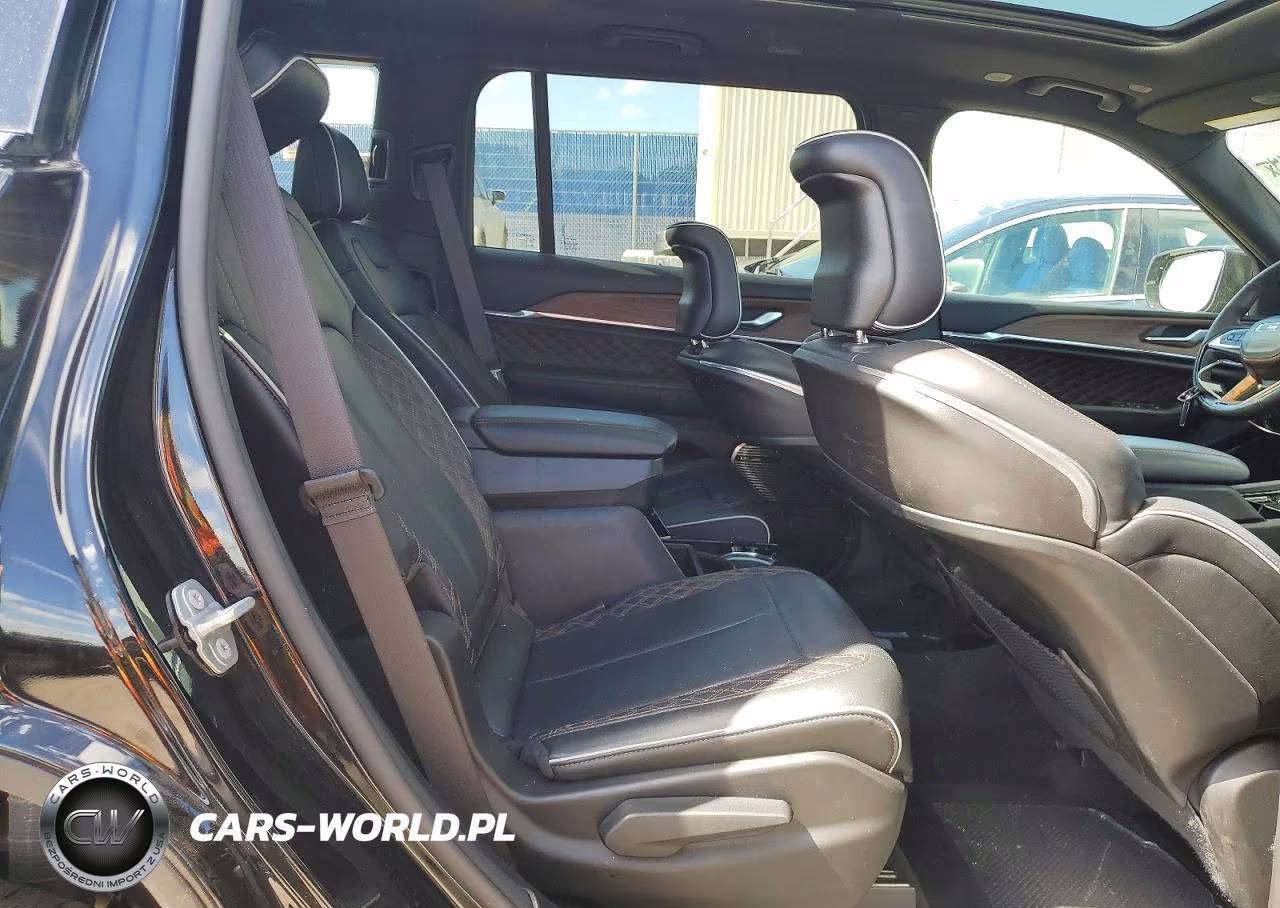2025 Jeep Grand Cherokee L Summit VIN:1C4RJKEG8S8769310 - 11