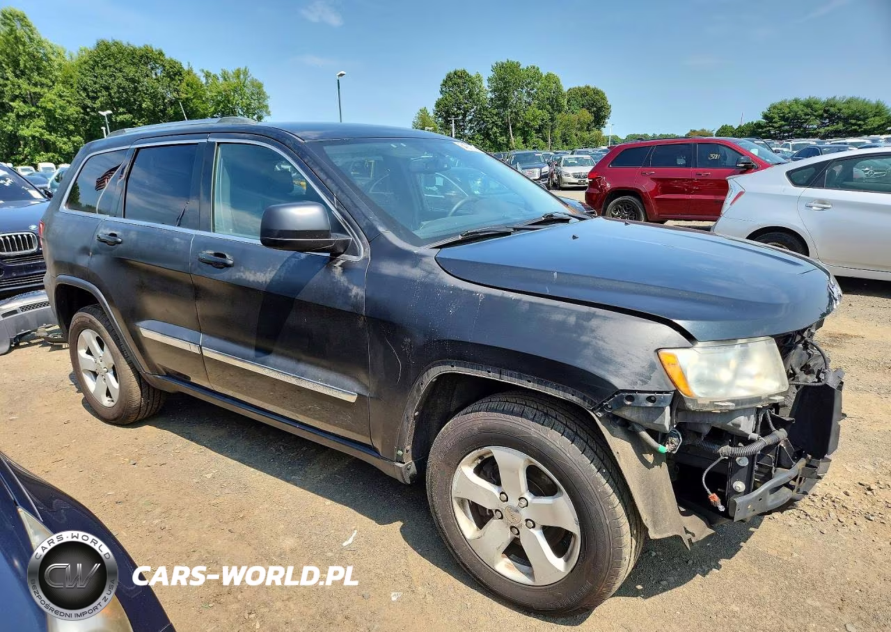 2011 Jeep Grand Cherokee Laredo VIN:1J4RR4GG8BC570511 - 4