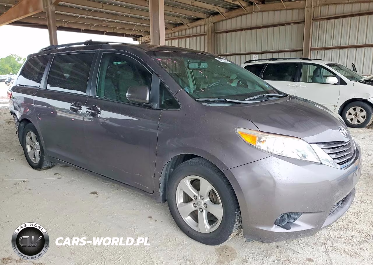 2015 Toyota Sienna Le VIN:5TDKK3DC6FS668710 - 4
