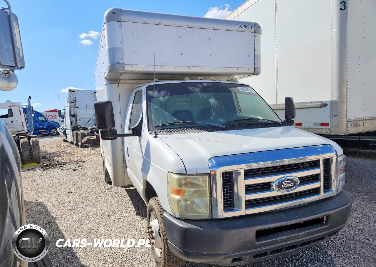 2008 Ford E450 Delivery Truck VIN:1FDXE45S38DB21137 - 4