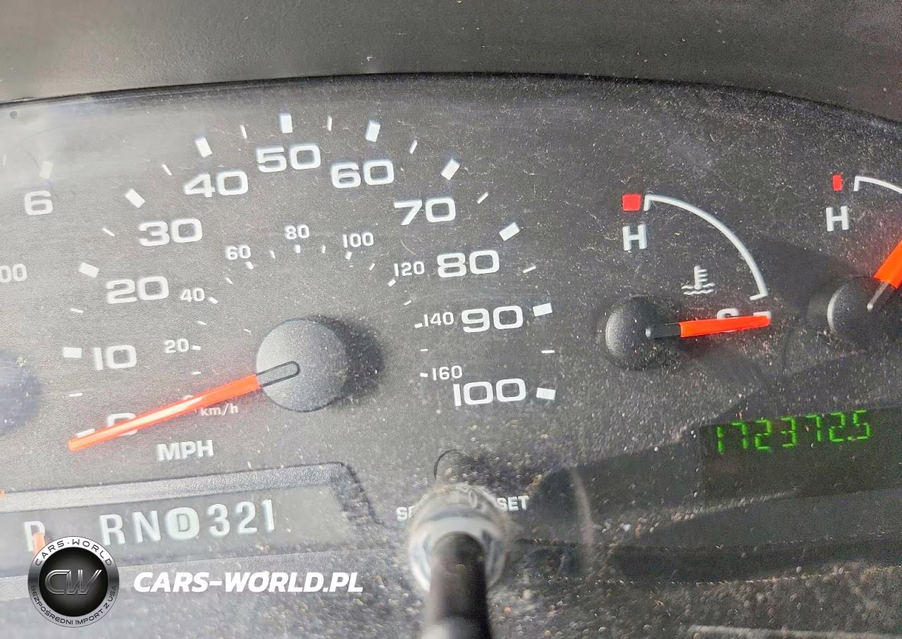 2008 Ford E450 Delivery Truck VIN:1FDXE45S38DB21137 - 9