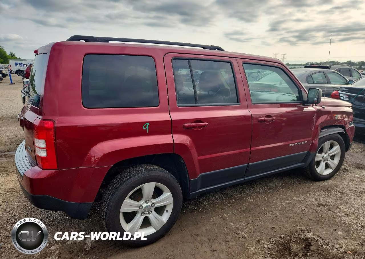 2014 Jeep Patriot Latitude VIN:1C4NJRFB5ED670921 - 3