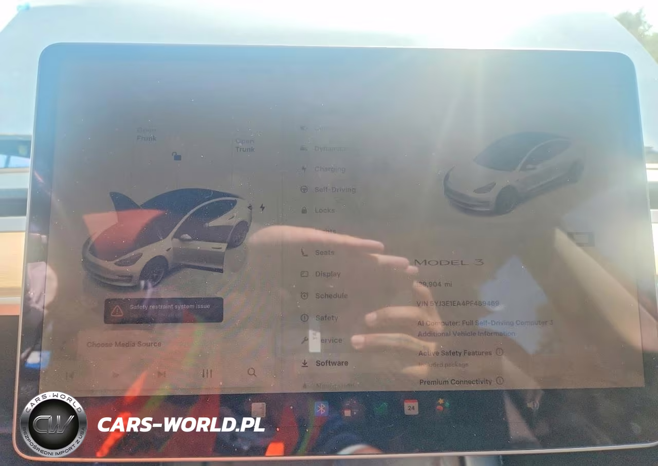 2023 Tesla Model 3 VIN:5YJ3E1EA4PF489469 - 9