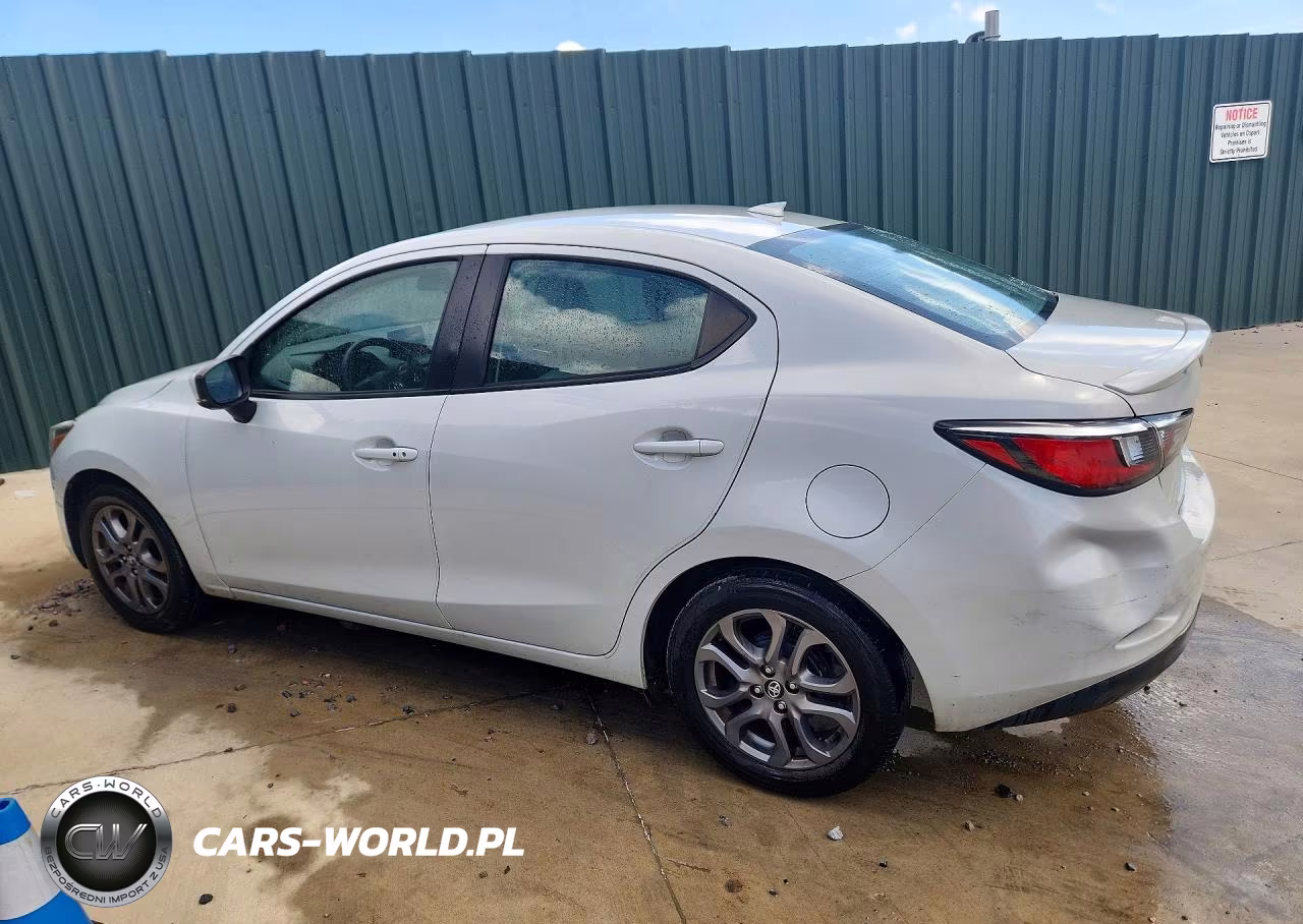 2020 Toyota Yaris Le VIN:3MYDLBYV1LY715806 - 2