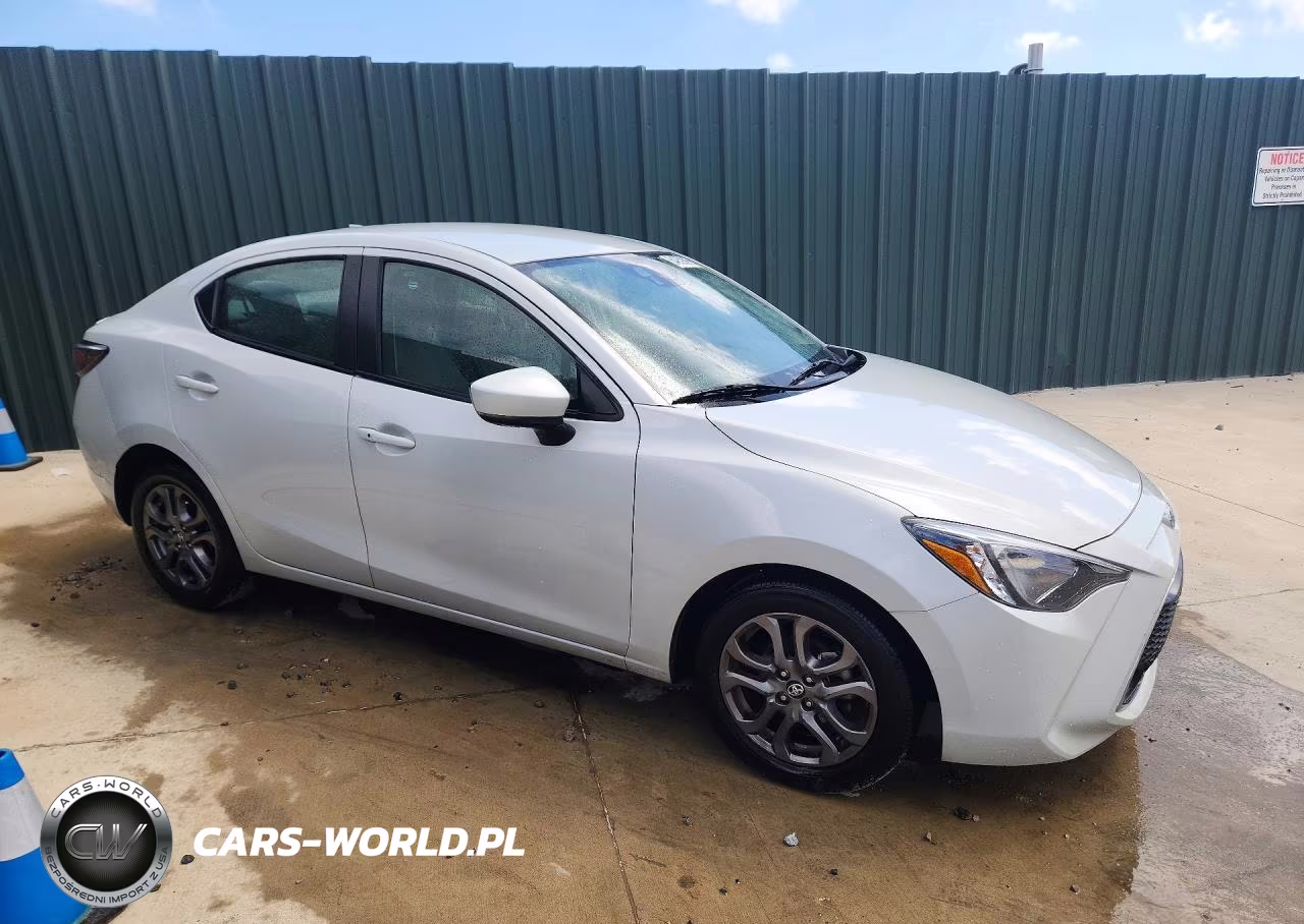 2020 Toyota Yaris Le VIN:3MYDLBYV1LY715806 - 4
