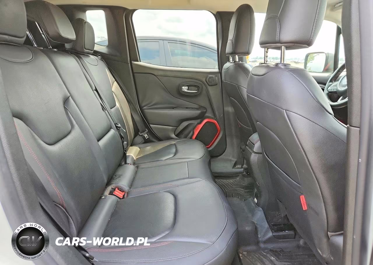 2015 Jeep Renegade Trailhawk VIN:ZACCJBCT9FPC35723 - 10
