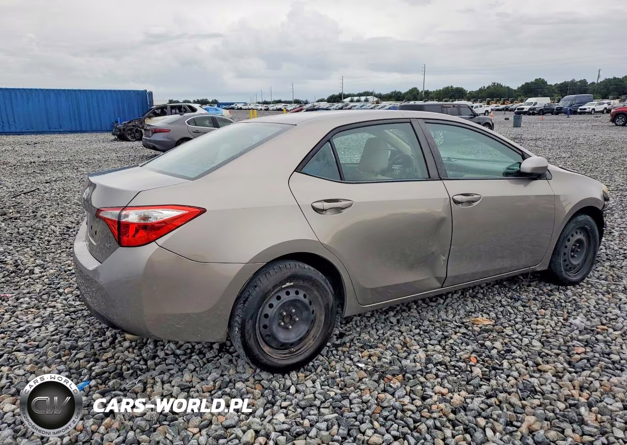 2016 Toyota Corolla Le VIN:2T1BURHE5GC717916 - 3