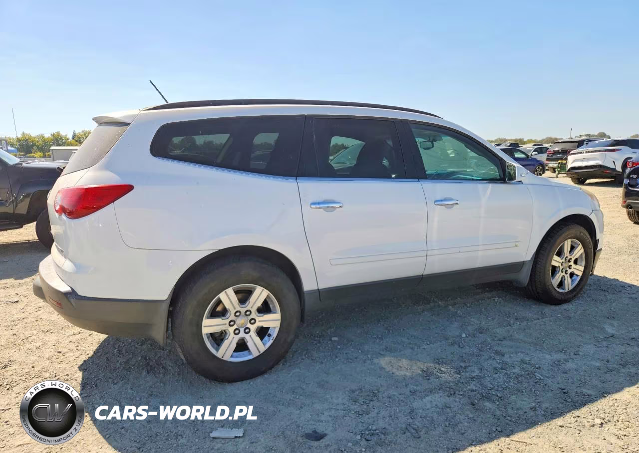 2010 Chevrolet Traverse Lt VIN:1GNLVGED7AS124668 - 3