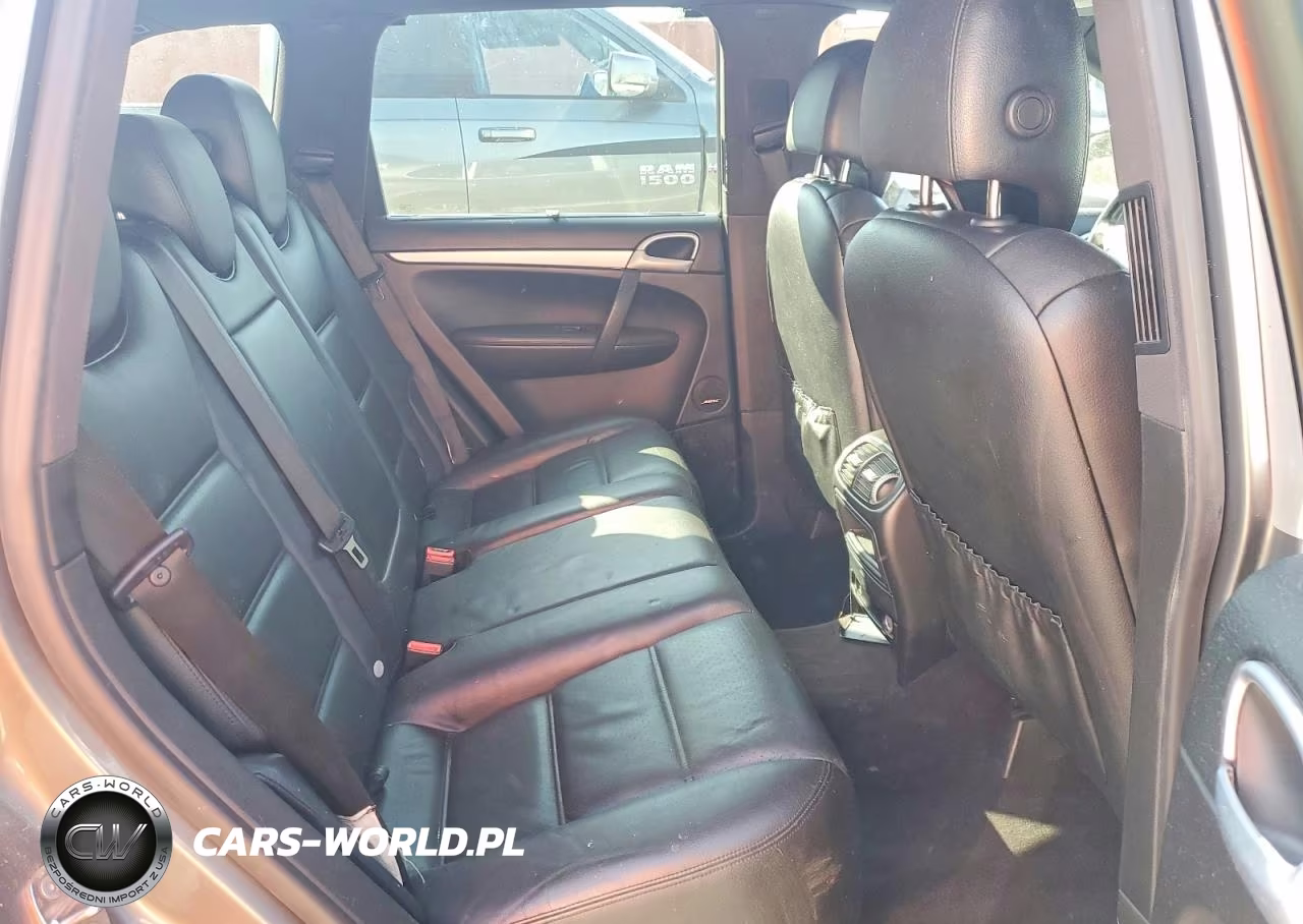 2010 Porsche Cayenne S VIN:WP1AB2AP9ALA50142 - 11