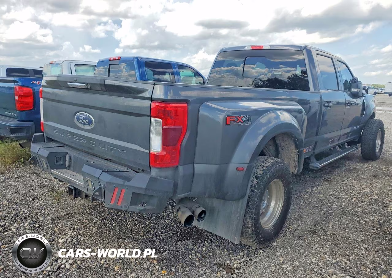 2017 Ford F350 Super Duty VIN:1FT8W3DT8HEF46731 - 3