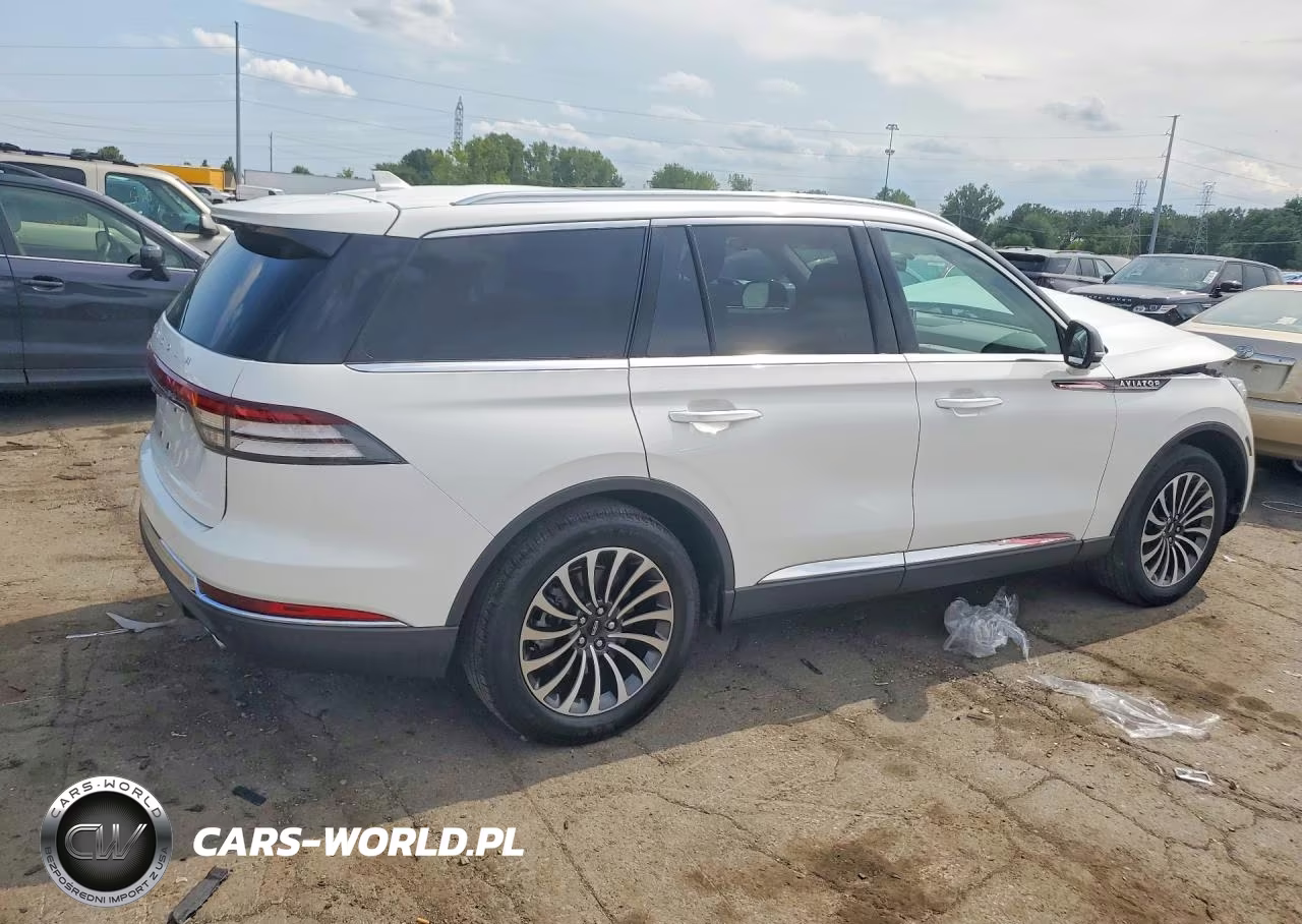2023 Lincoln Aviator Reserve VIN:5LM5J7XC0PGL32977 - 3