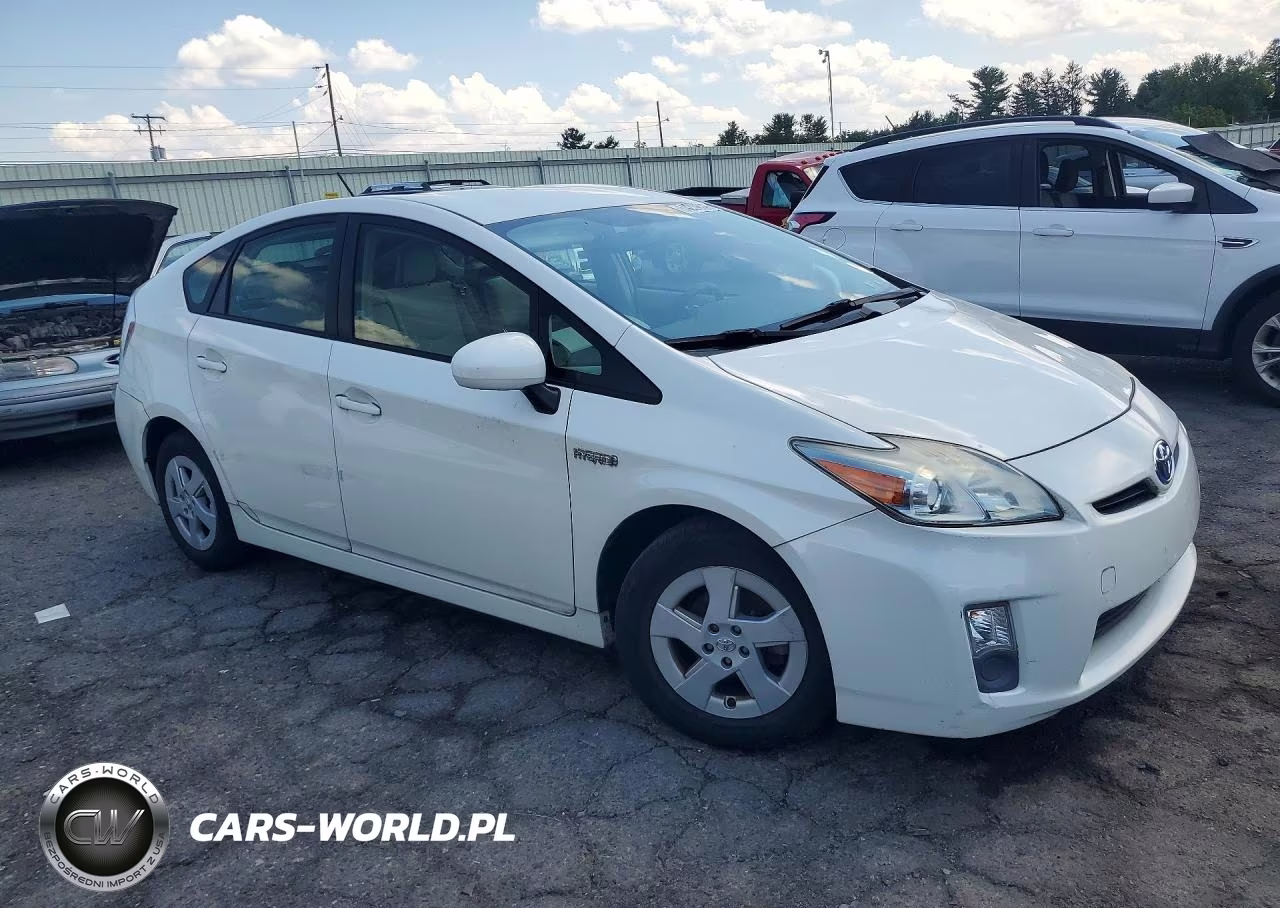 2011 Toyota Prius Two VIN:JTDKN3DU0B0327817 - 4