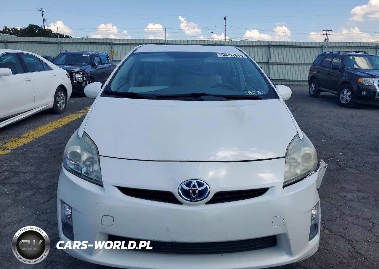 2011 Toyota Prius Two VIN:JTDKN3DU0B0327817 - 5