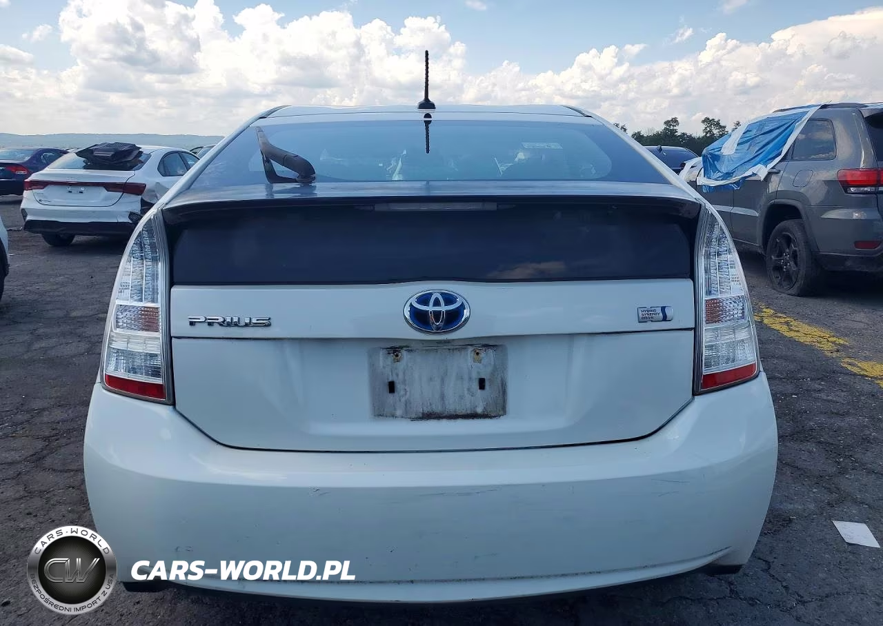 2011 Toyota Prius Two VIN:JTDKN3DU0B0327817 - 6