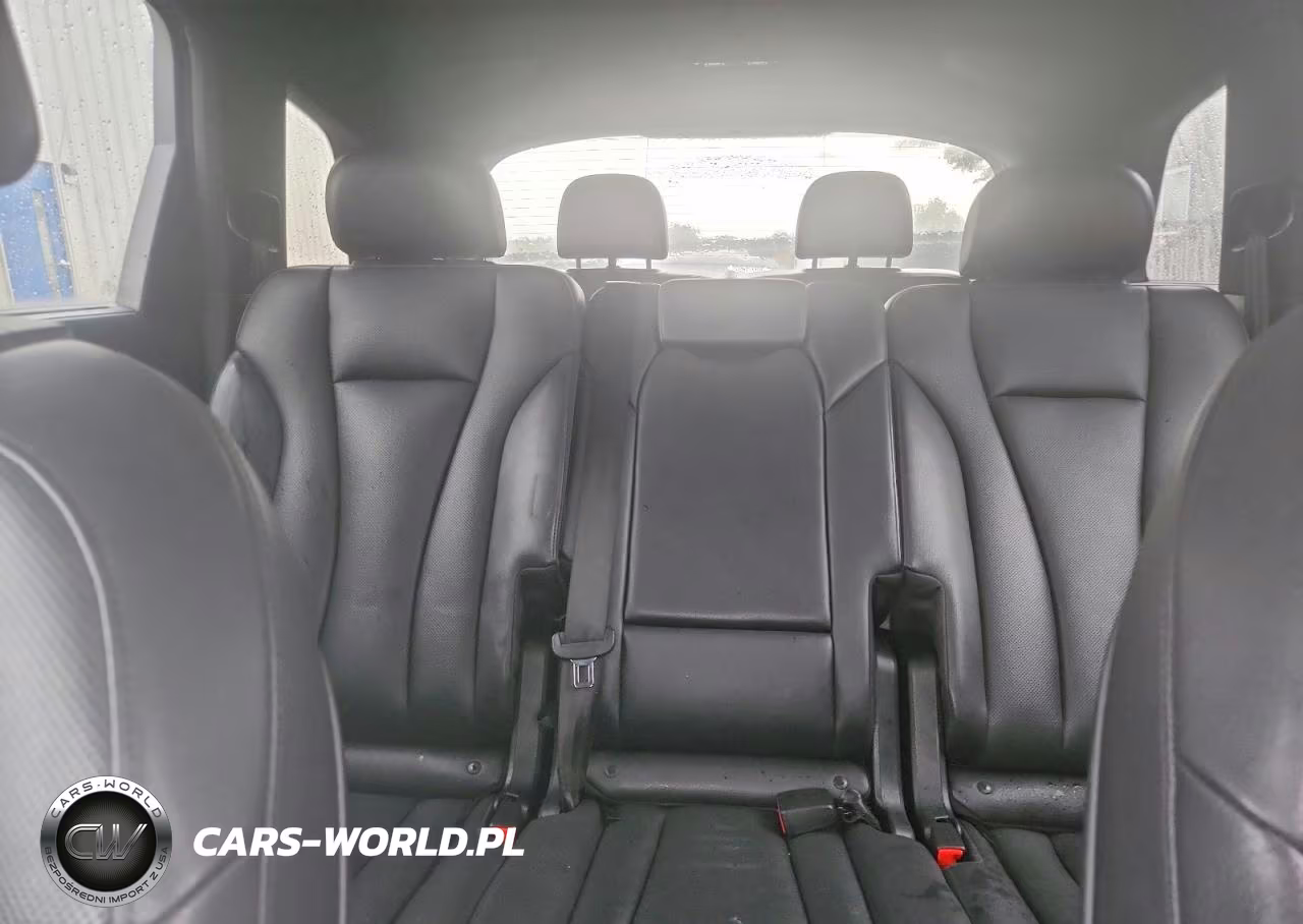 2018 Audi Q7 Prestige VIN:WA1VAAF70JD000095 - 10