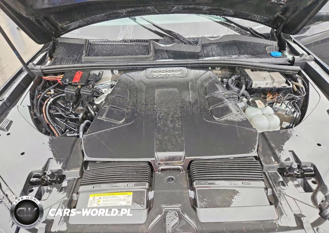 2018 Audi Q7 Prestige VIN:WA1VAAF70JD000095 - 12