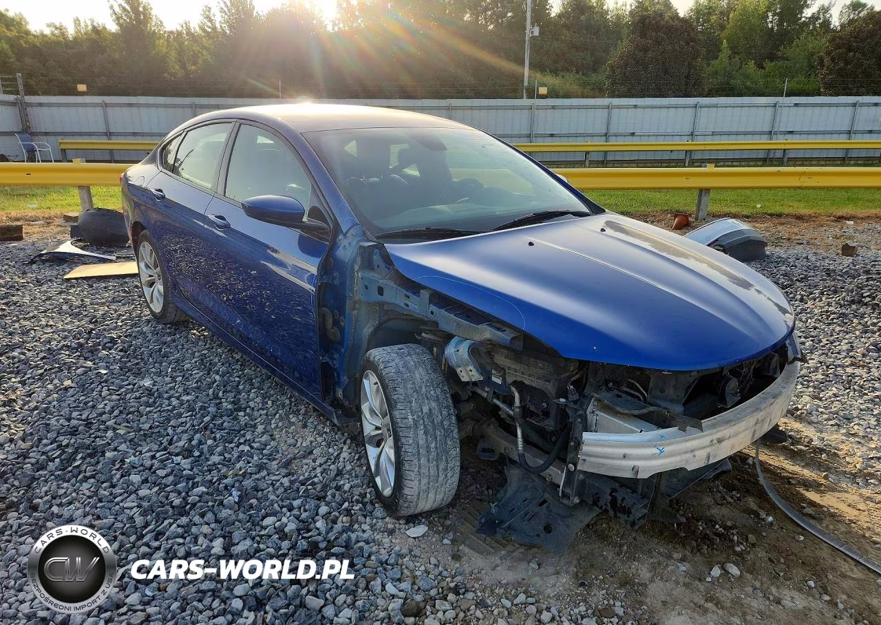 2015 Chrysler 200 S VIN:1C3CCCBB7FN724739 - 4