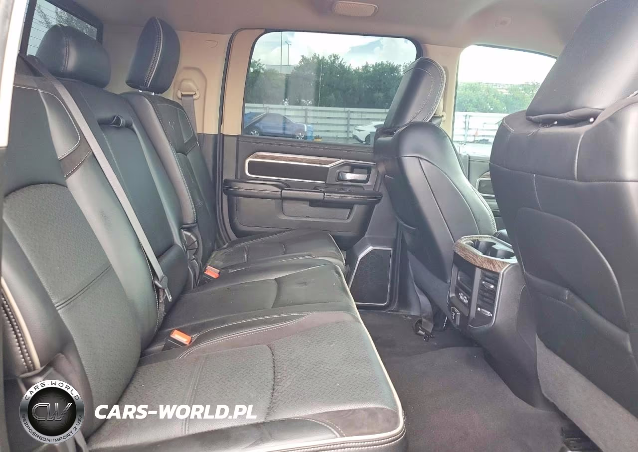 2021 Ram 2500 Laramie VIN:3C6UR5NL4MG658579 - 10