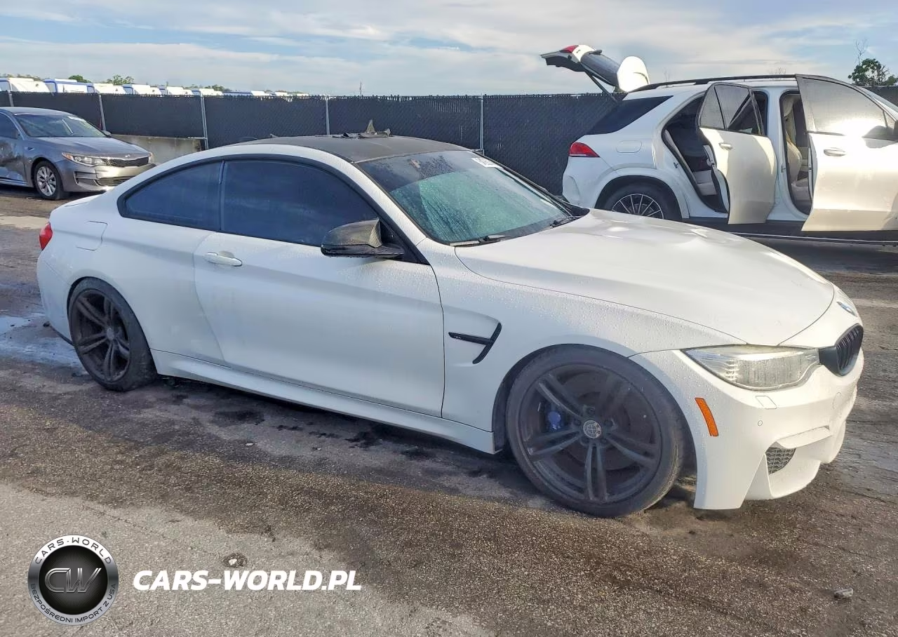 2015 BMW M4 VIN:WBS3R9C57FK330383 - 4