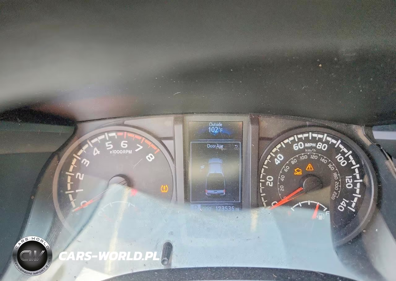 2018 Toyota Tacoma Sr VIN:5TFAX5GN7JX130218 - 9