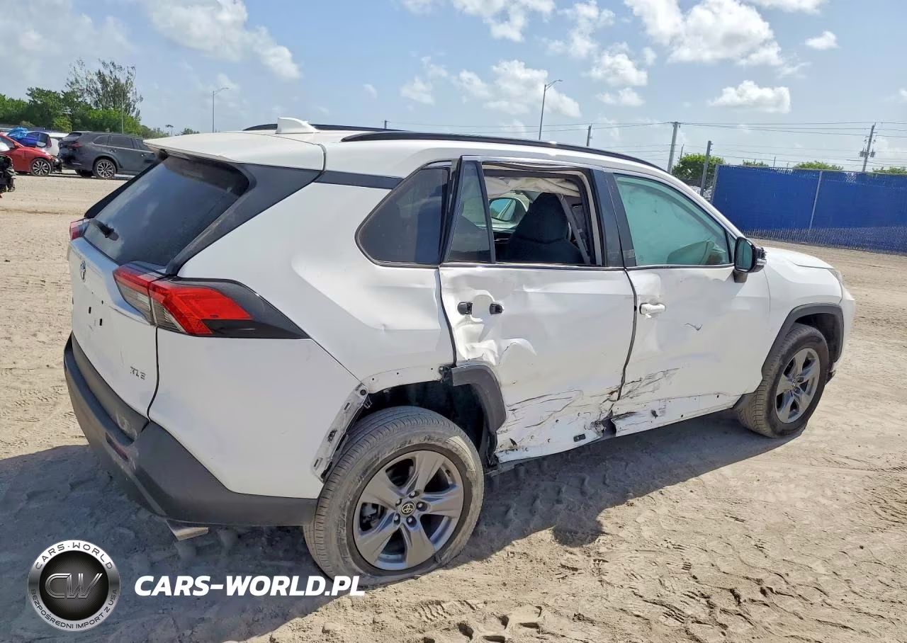 2022 Toyota Rav4 Xle VIN:2T3W1RFV4NW188958 - 3