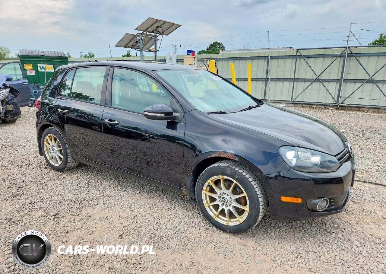 2013 Volkswagen Golf VIN:WVWNM7AJ1DW123786 - 4