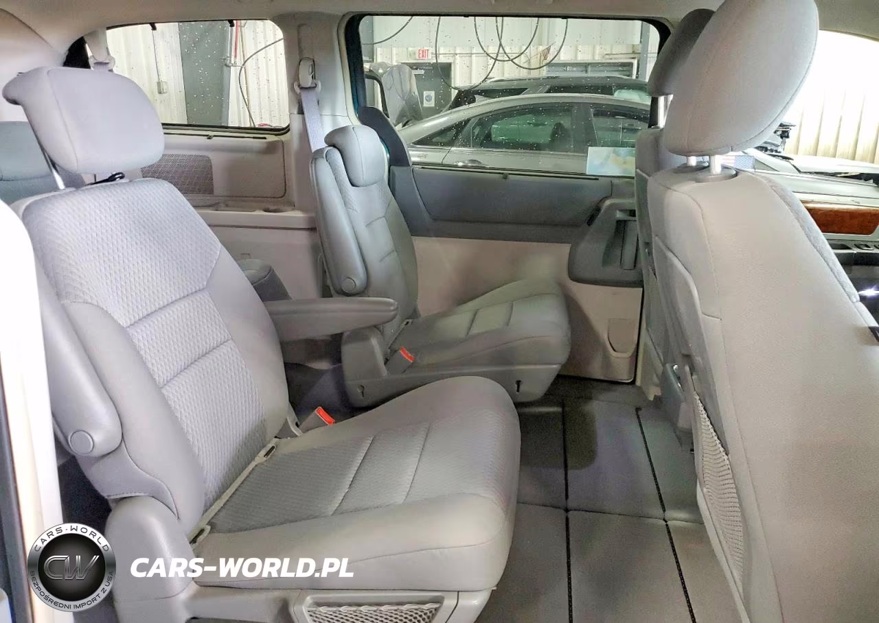 2009 Chrysler Town & Country Touring VIN:2A8HR541X9R562539 - 11