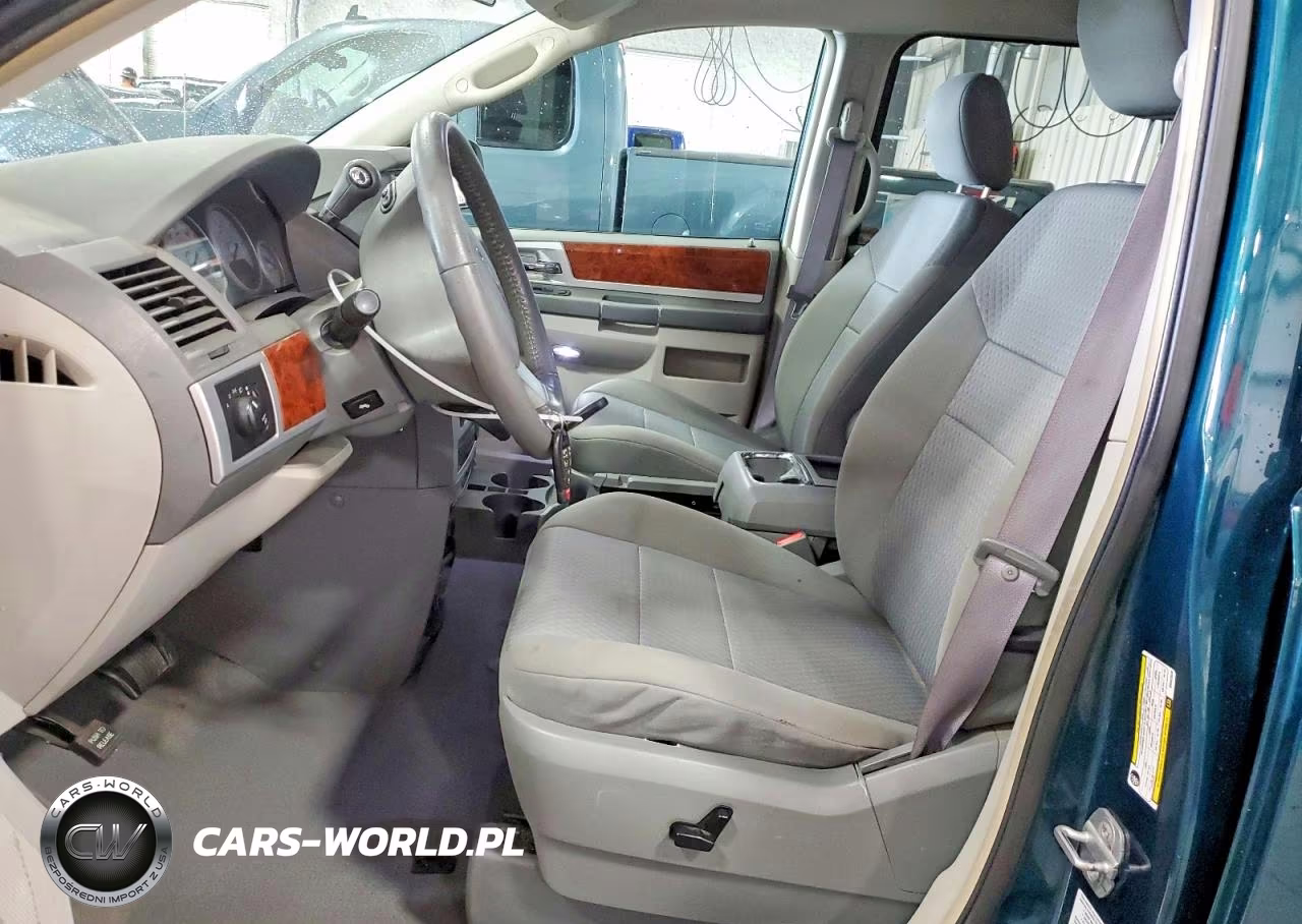 2009 Chrysler Town & Country Touring VIN:2A8HR541X9R562539 - 7