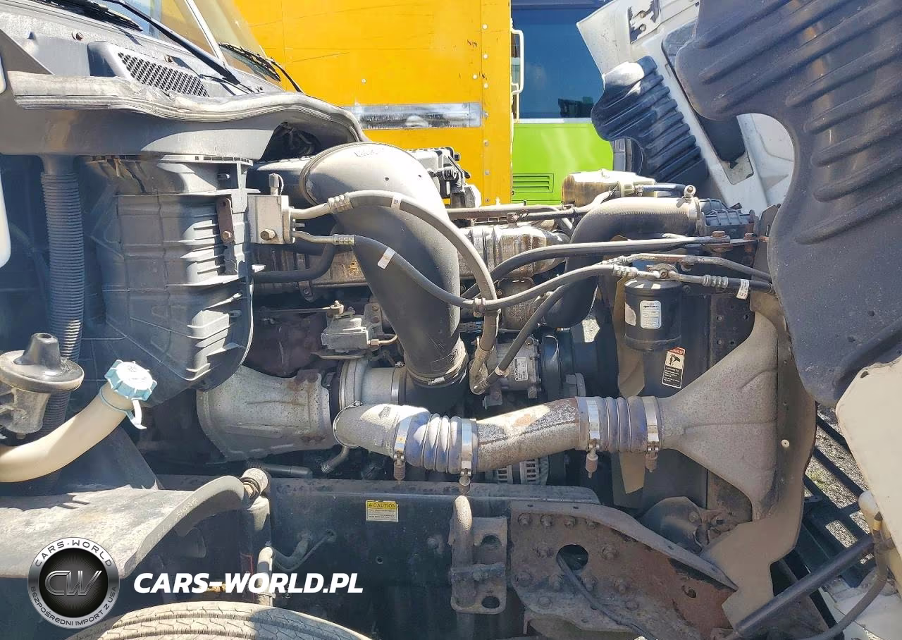 2010 Freightliner Cascadia 125 VIN:1FUJGEDR3ALAV5575 - 10