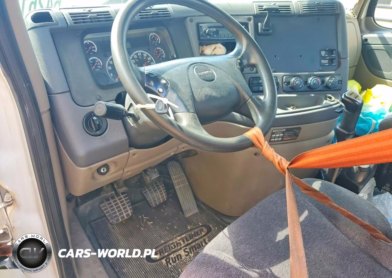 2010 Freightliner Cascadia 125 VIN:1FUJGEDR3ALAV5575 - 8