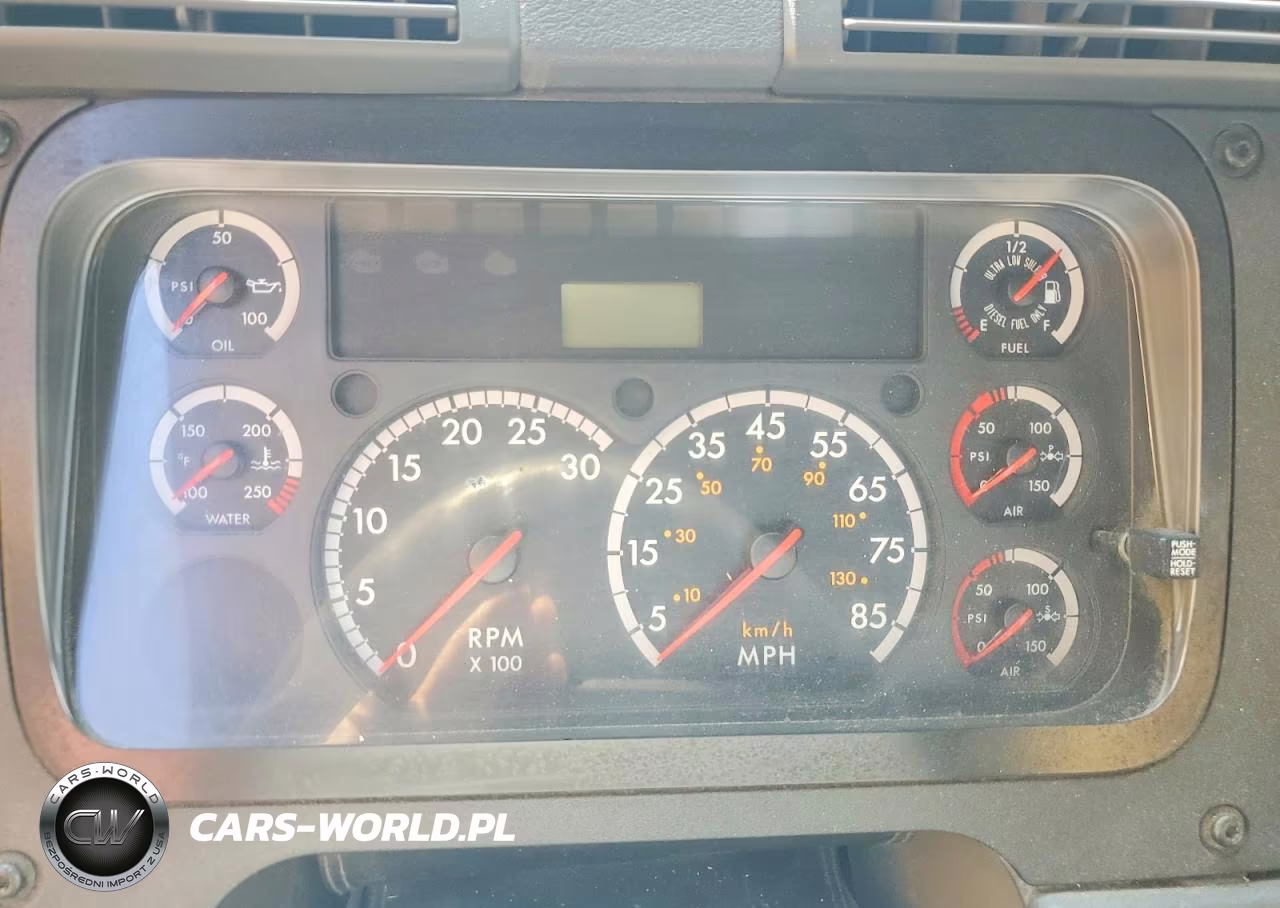 2010 Freightliner Cascadia 125 VIN:1FUJGEDR3ALAV5575 - 9