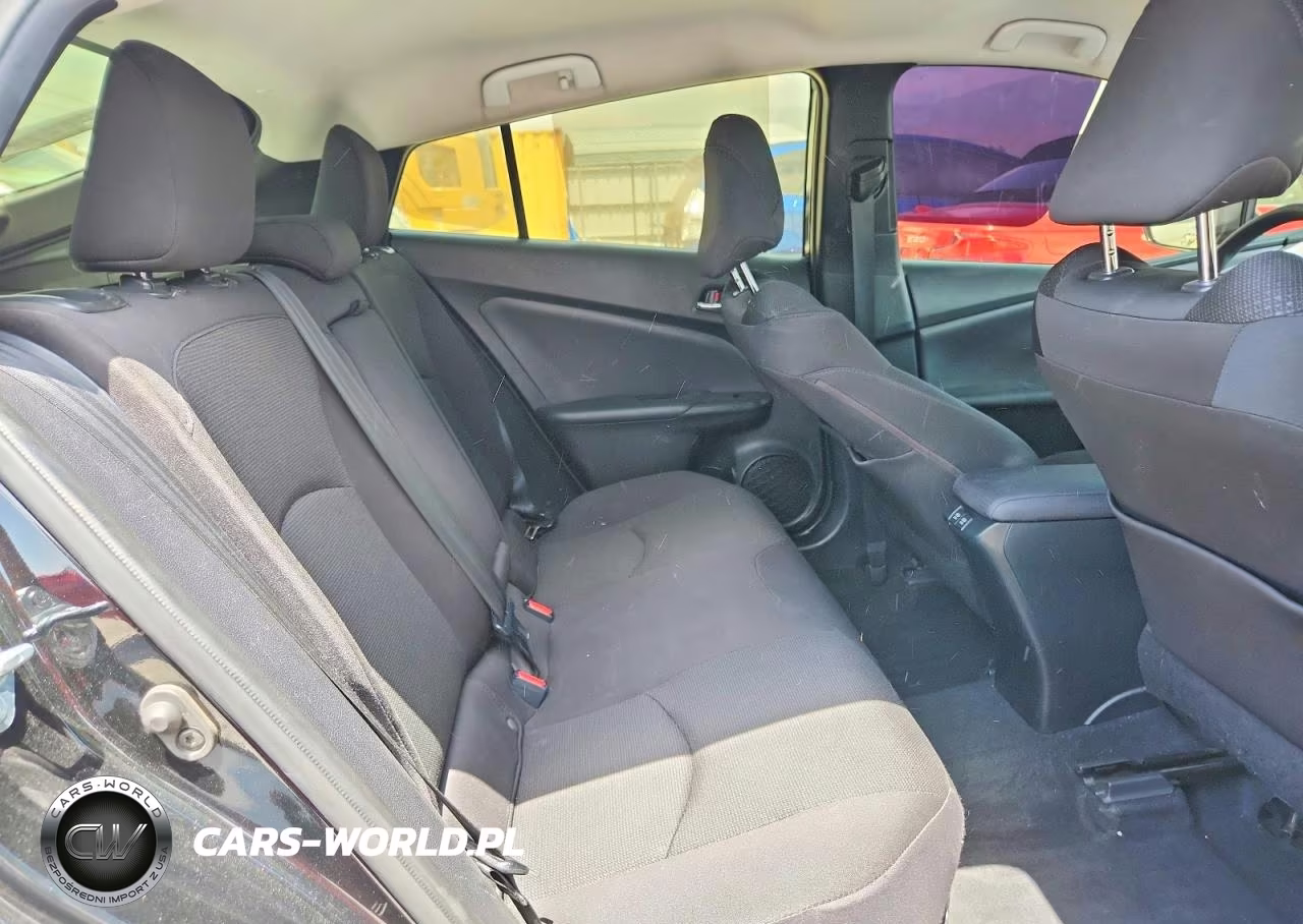 2019 Toyota Prius Le VIN:JTDKARFU7K3084453 - 10