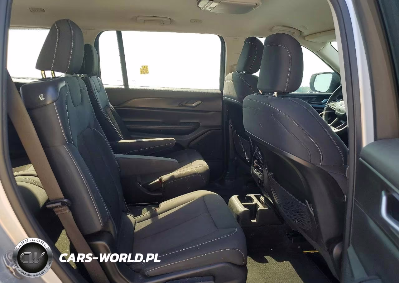 2023 Jeep Grand Cherokee L Laredo VIN:1C4RJJAG7P8818102 - 11