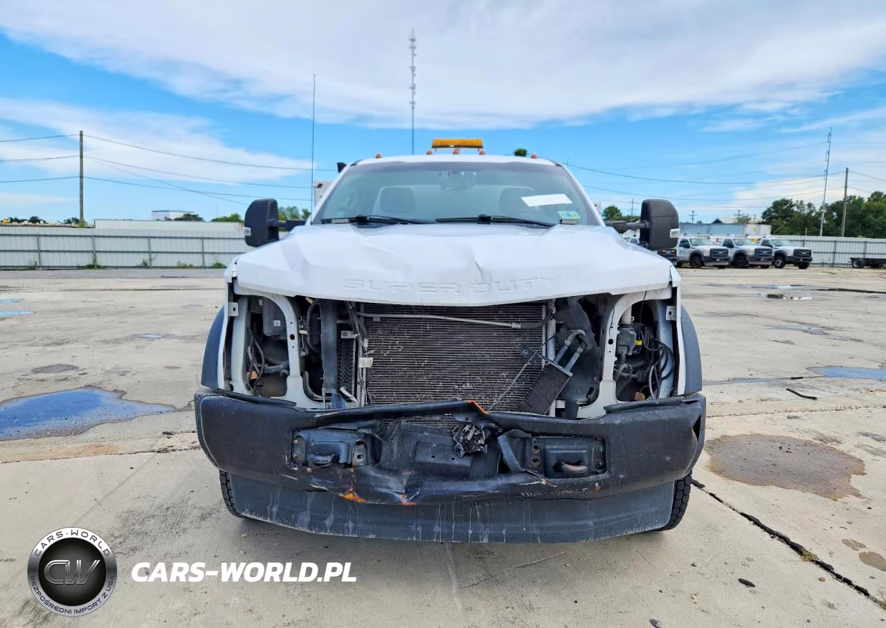 2018 Ford F550 Super Duty VIN:1FDUF5HY6JDA01067 - 5