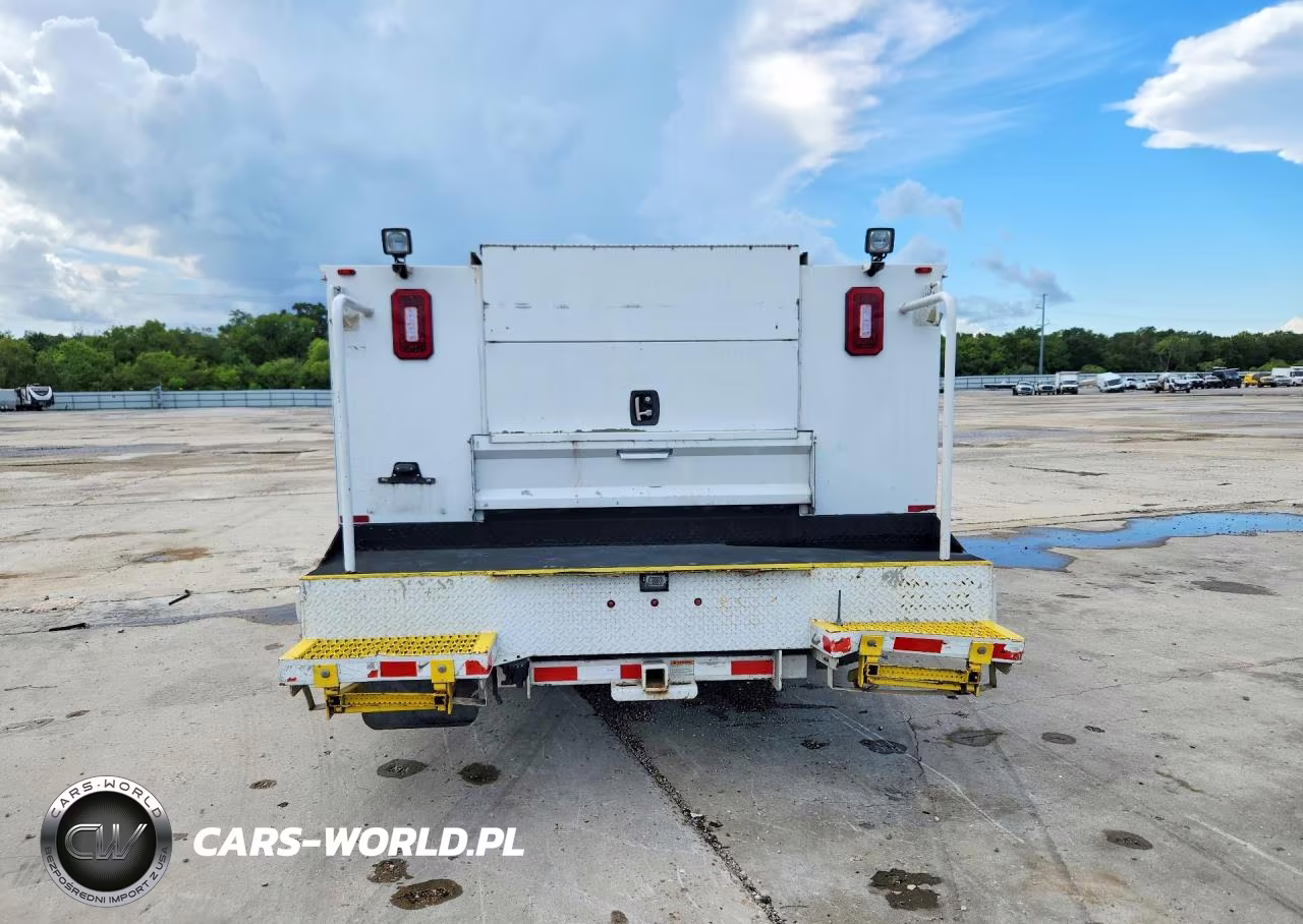 2018 Ford F550 Super Duty VIN:1FDUF5HY6JDA01067 - 6
