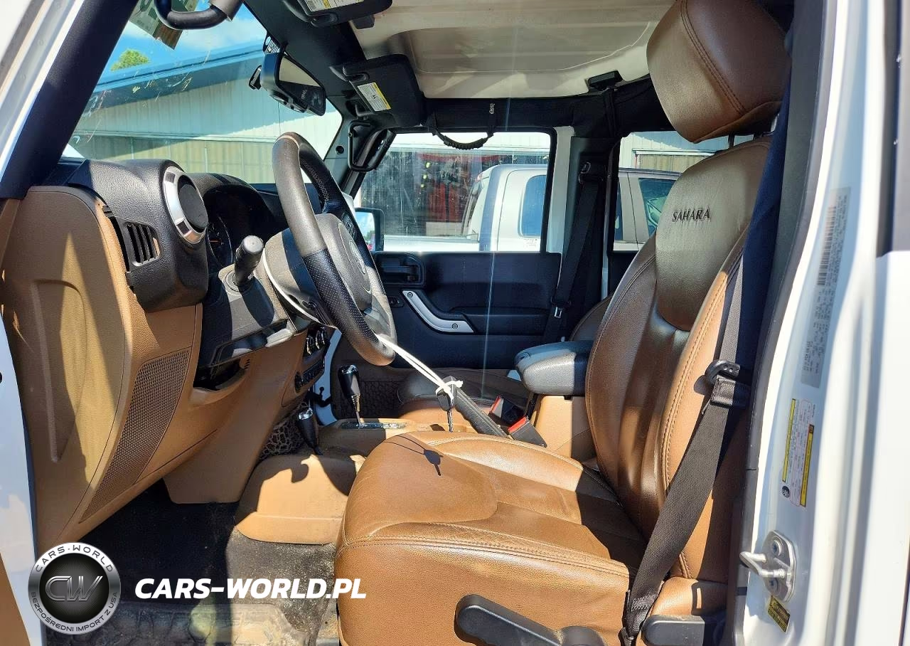 2016 Jeep Wrangler Unlimited Sahara VIN:1C4BJWEG9GL327830 - 7
