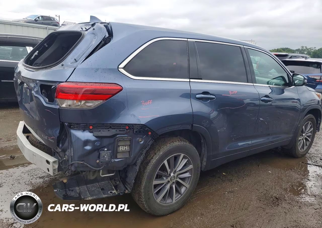 2019 Toyota Highlander Xle VIN:5TDJZRFH1KS960455 - 3