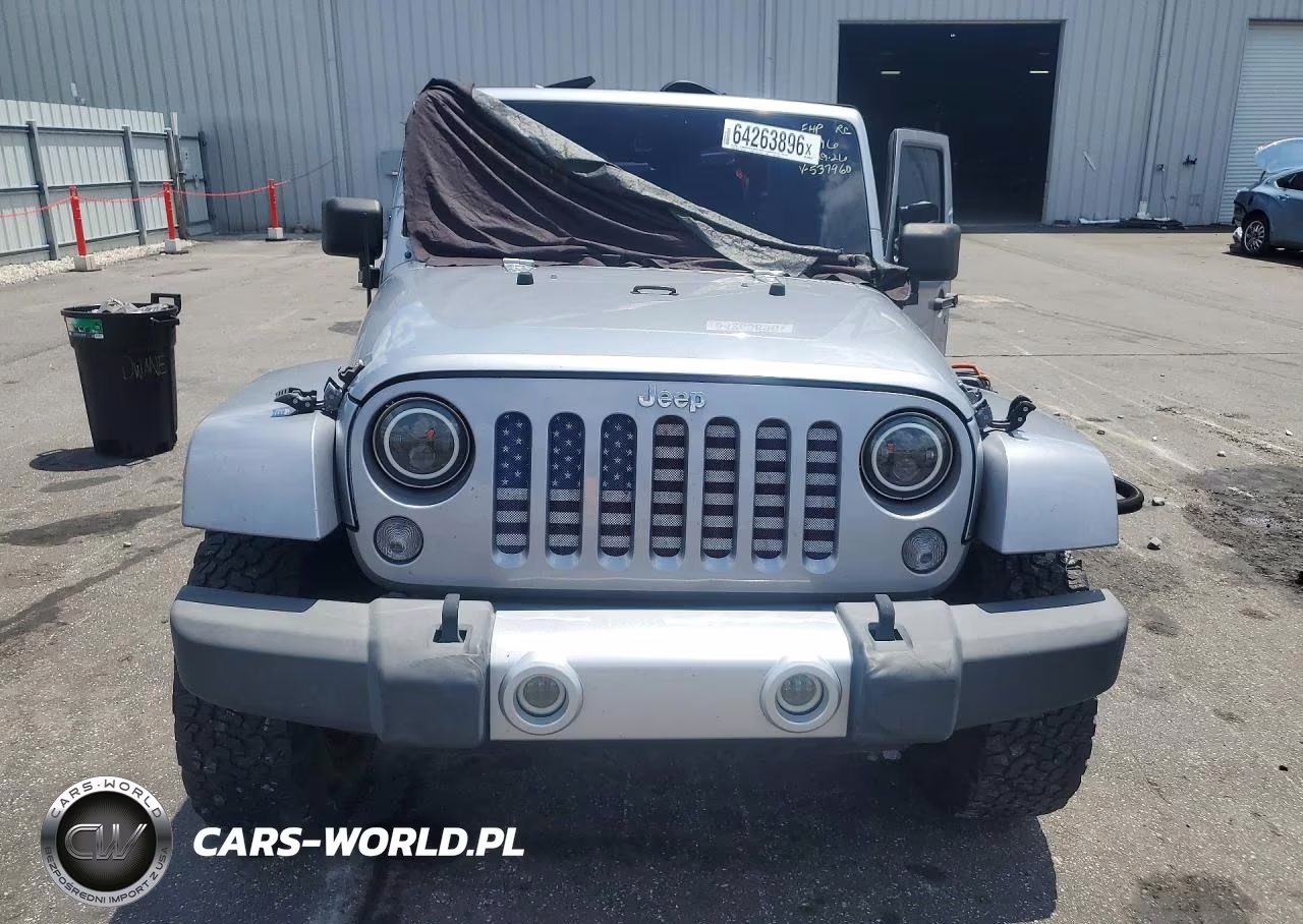 2015 Jeep Wrangler Unlimited Sahara VIN:1C4BJWEG0FL537960 - 5