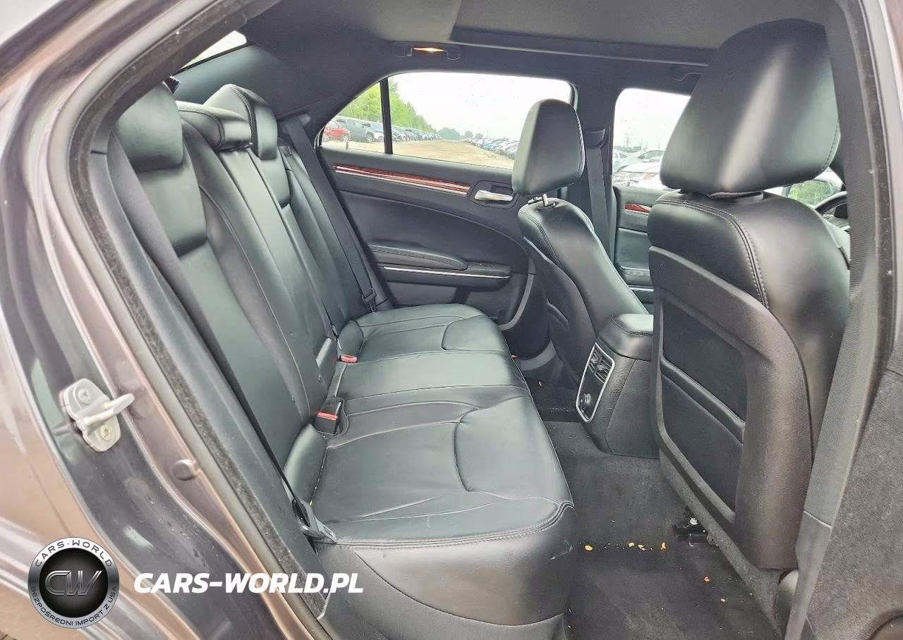 2014 Chrysler 300 VIN:2C3CCAAG6EH211698 - 10