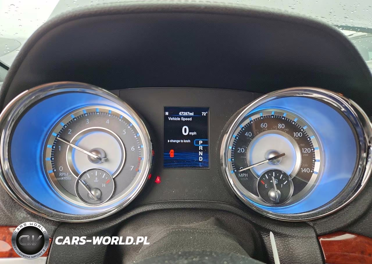 2014 Chrysler 300 VIN:2C3CCAAG6EH211698 - 9