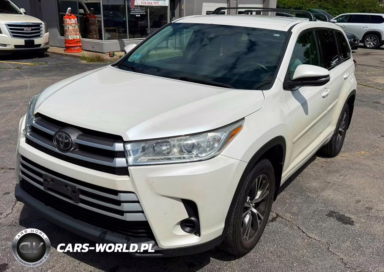 2017 Toyota Highlander Le – zdjęcie 1 z 11