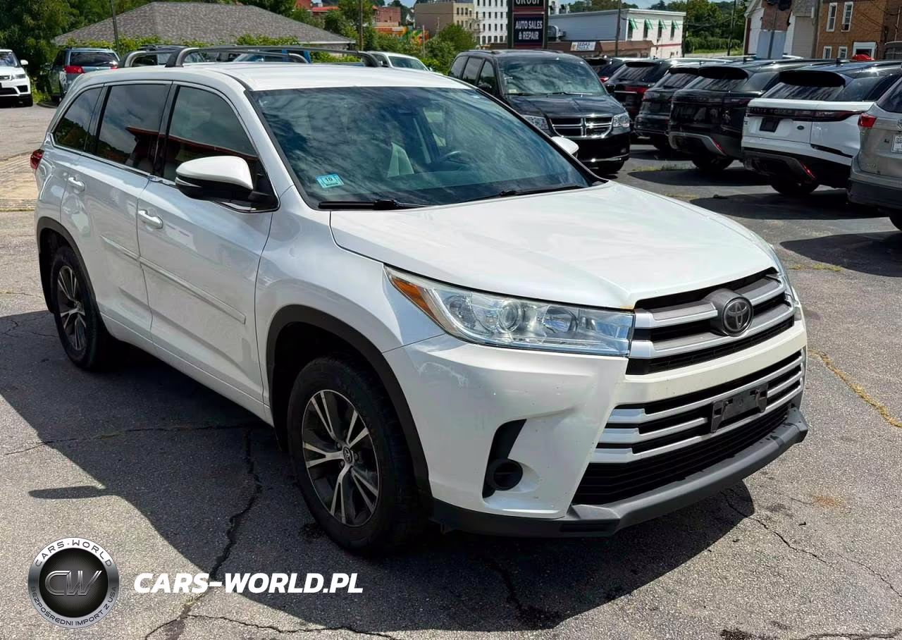 2017 Toyota Highlander Le VIN:5TDBZRFH9HS481326 - 4