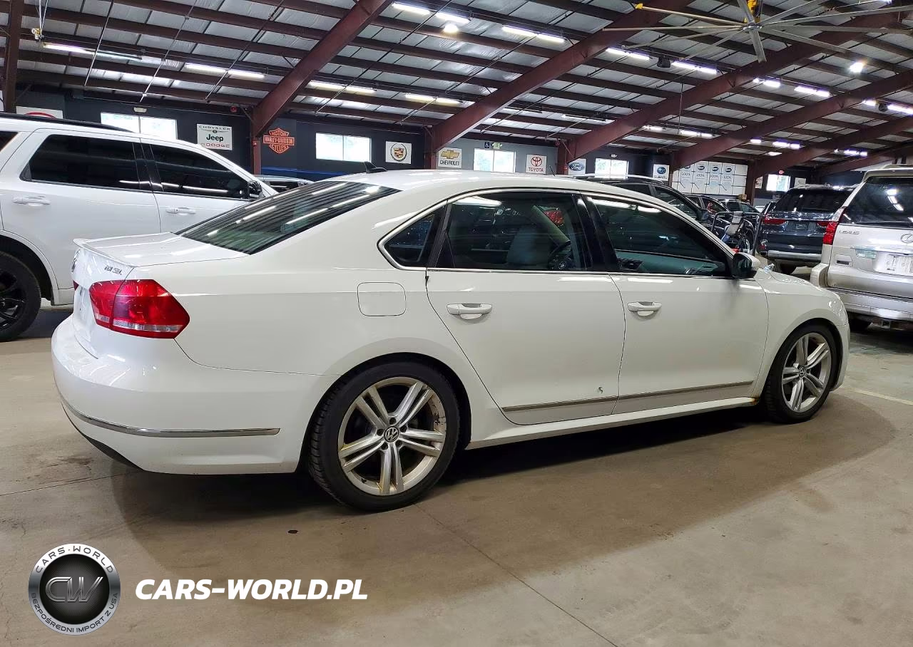 2014 Volkswagen Passat Sel VIN:1VWCN7A35EC031327 - 3