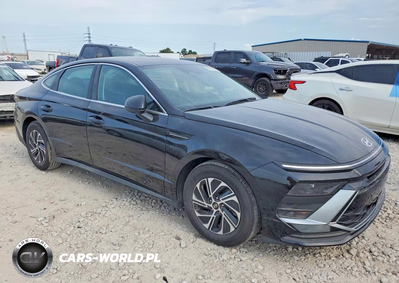 2026 Hyundai Sonata Hybrid Blue VIN:KMHL24JJ8TA172714 - 4