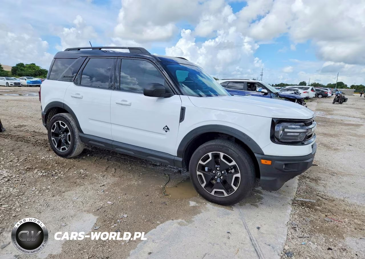 2021 Ford Bronco Sport Outer Banks VIN:3FMCR9C60MRA40457 - 4