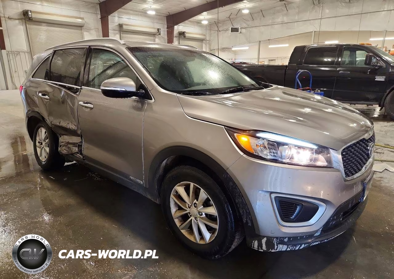 2018 Kia Sorento Lx V6 VIN:5XYPGDA55JG366477 - 4