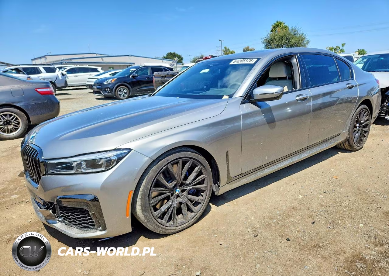 2022 BMW 750