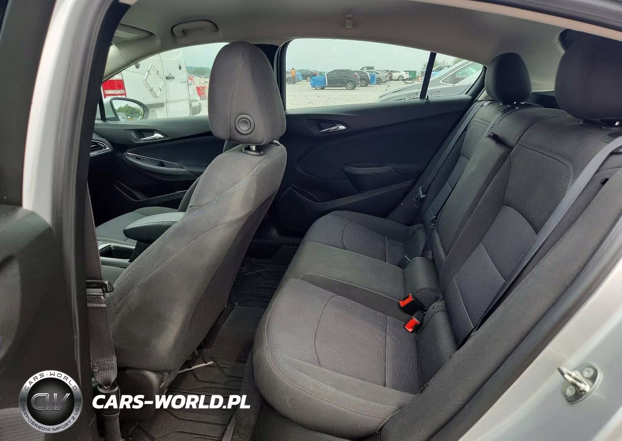 2018 Chevrolet Cruze Lt VIN:3G1BE6SMXJS606695 - 10