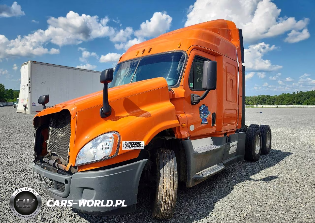 2014 Freightliner Cascadia Semi Truck